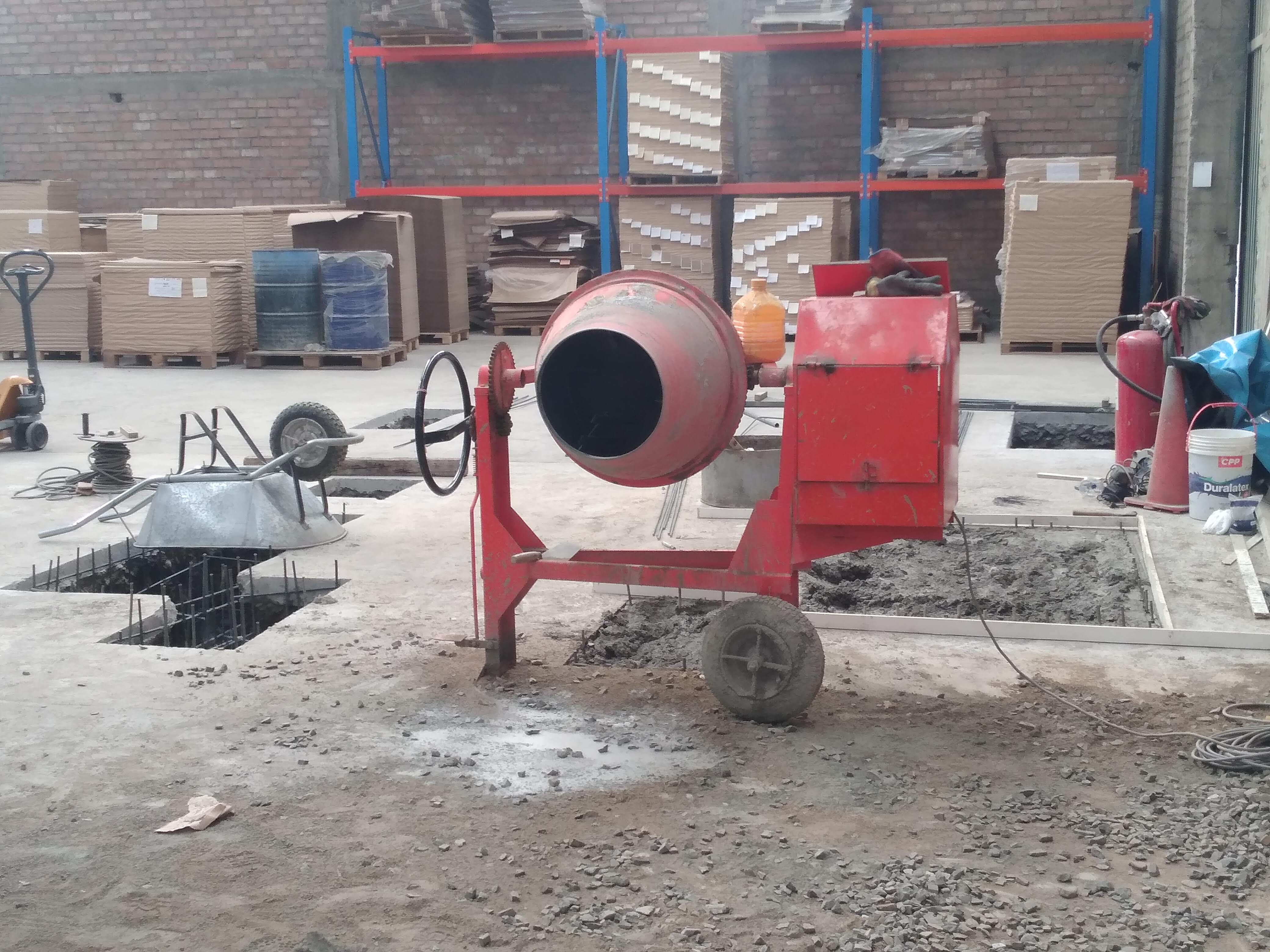 Preparación de base de concreto para maquinaria