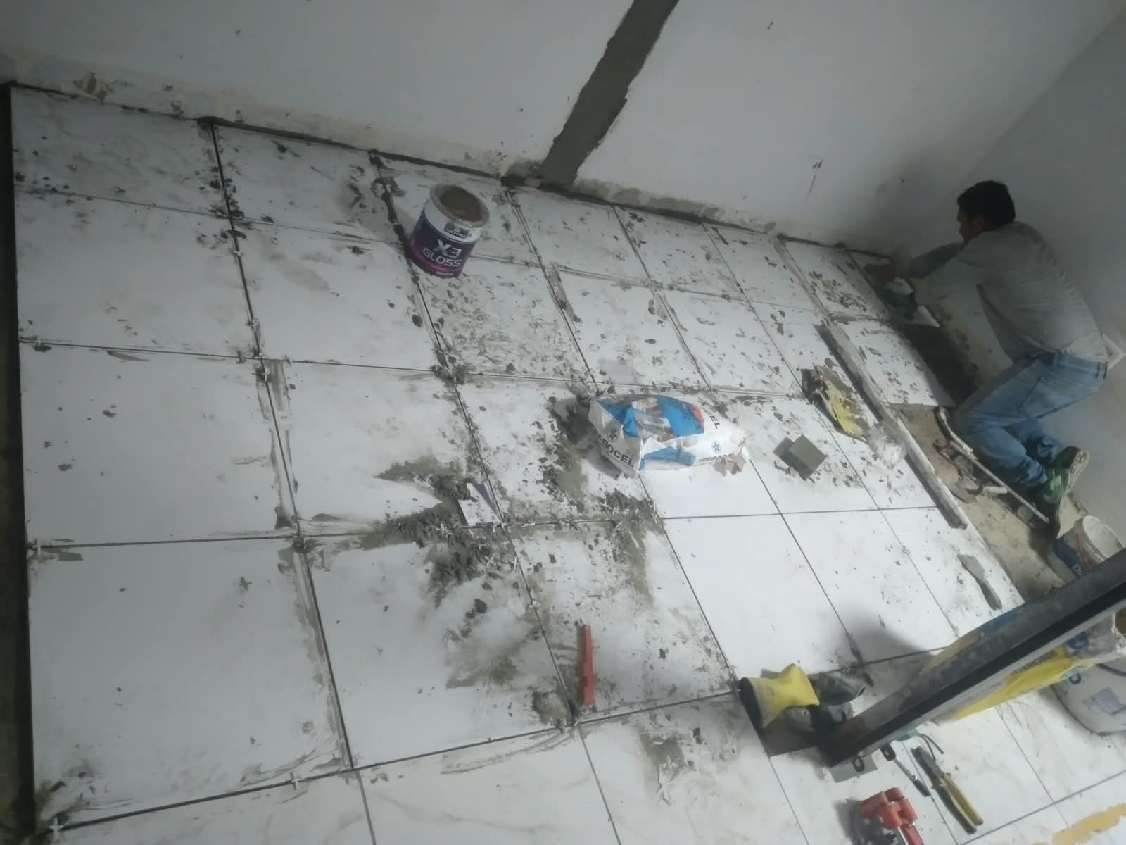Trabajos de remodelación en local comercial